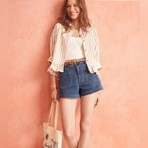 NWT ~ FRANCESCA’s Joan Patch Pocket Denim Shorts